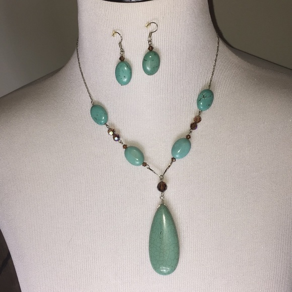 Jewelry - Semi precious stone necklace and earring set